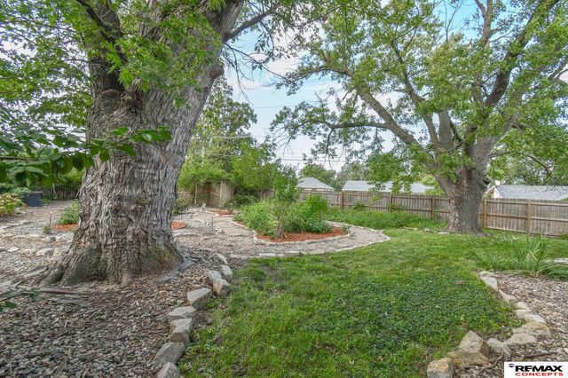 701 S Cotner Boulevard, Lincoln, NE 68510