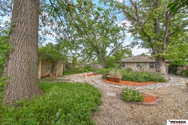 701 S Cotner Boulevard, Lincoln, NE 68510