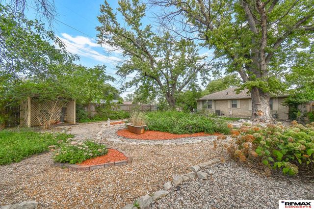 701 S Cotner Boulevard, Lincoln, NE 68510