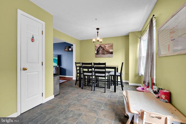 208 COUNTRY RIDGE DR, Red Lion, PA 17356