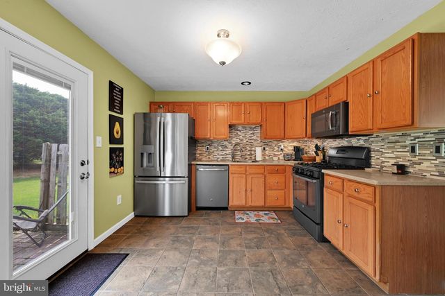208 COUNTRY RIDGE DR, Red Lion, PA 17356