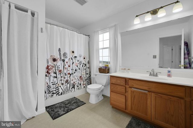 208 COUNTRY RIDGE DR, Red Lion, PA 17356