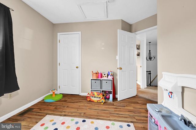 208 COUNTRY RIDGE DR, Red Lion, PA 17356
