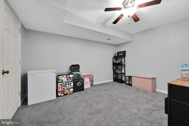 208 COUNTRY RIDGE DR, Red Lion, PA 17356