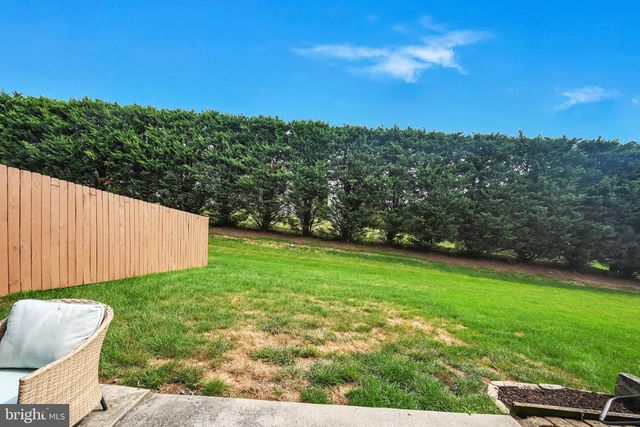 208 COUNTRY RIDGE DR, Red Lion, PA 17356