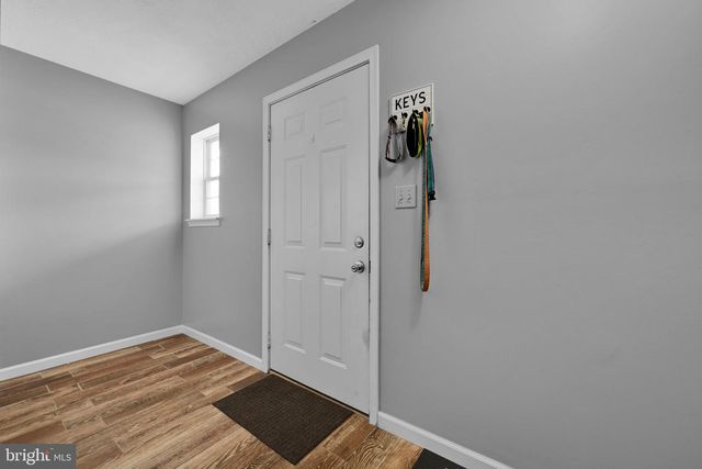 208 COUNTRY RIDGE DR, Red Lion, PA 17356