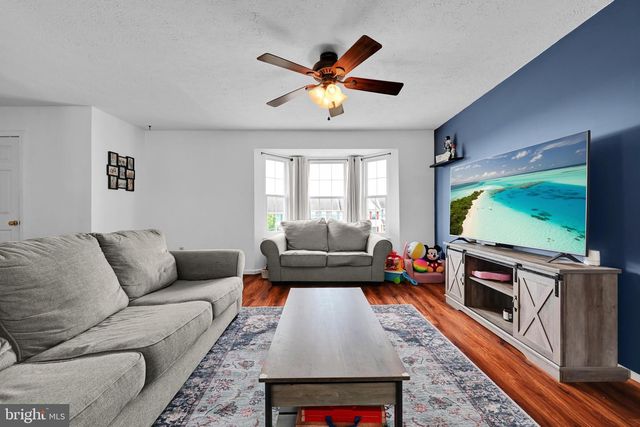 208 COUNTRY RIDGE DR, Red Lion, PA 17356