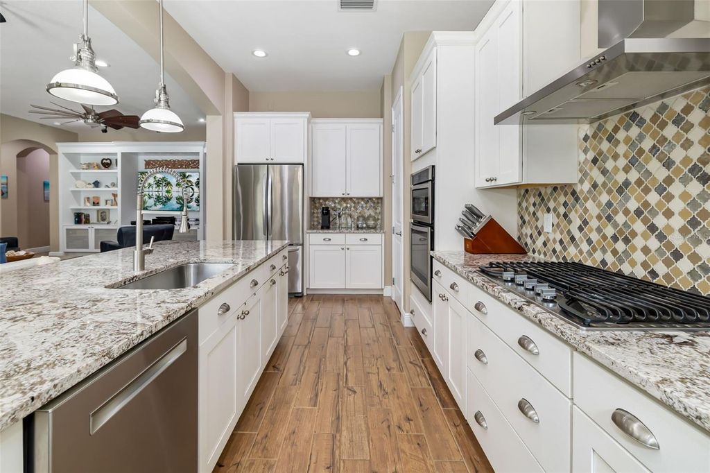 Image 21 of property listing at 10107 CARNOUSTIE PLACE, Bradenton, FL 34211