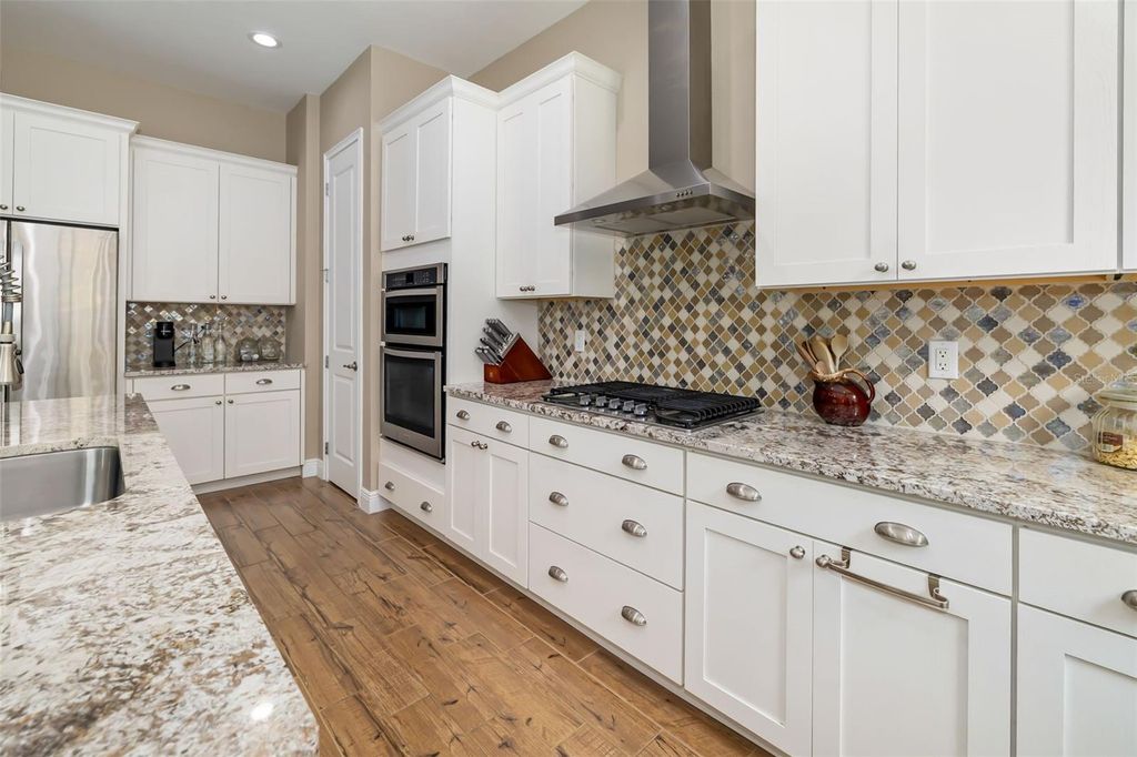 Image 23 of property listing at 10107 CARNOUSTIE PLACE, Bradenton, FL 34211