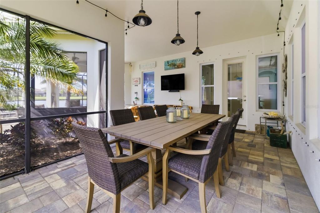 Image 25 of property listing at 10107 CARNOUSTIE PLACE, Bradenton, FL 34211