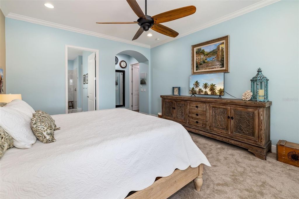 Image 33 of property listing at 10107 CARNOUSTIE PLACE, Bradenton, FL 34211