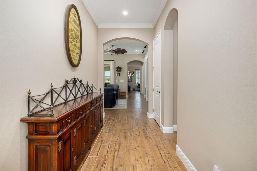 Image 39 of property listing at 10107 CARNOUSTIE PLACE, Bradenton, FL 34211