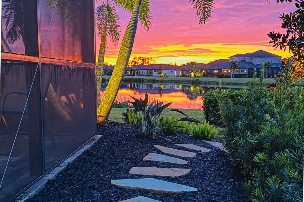 Image 6 of property listing at 10107 CARNOUSTIE PLACE, Bradenton, FL 34211