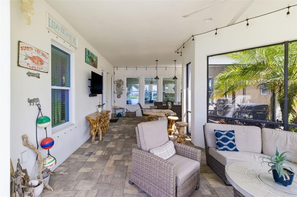 Image 58 of property listing at 10107 CARNOUSTIE PLACE, Bradenton, FL 34211