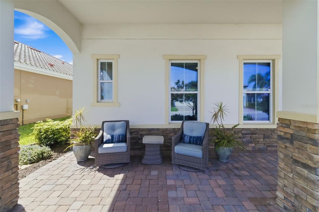 Image 60 of property listing at 10107 CARNOUSTIE PLACE, Bradenton, FL 34211