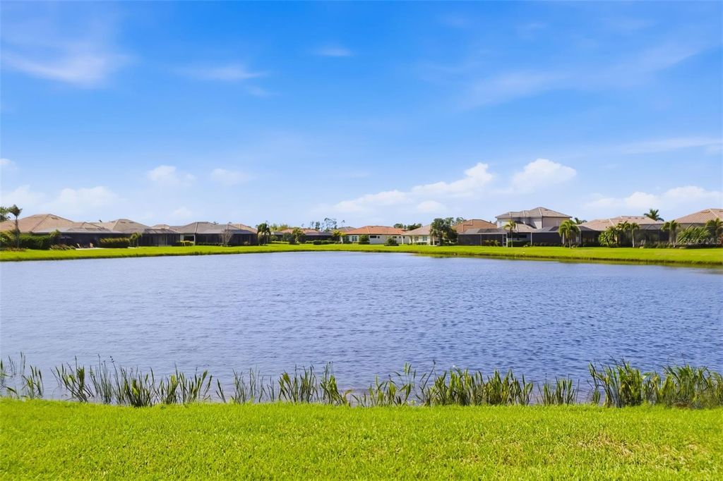 Image 67 of property listing at 10107 CARNOUSTIE PLACE, Bradenton, FL 34211