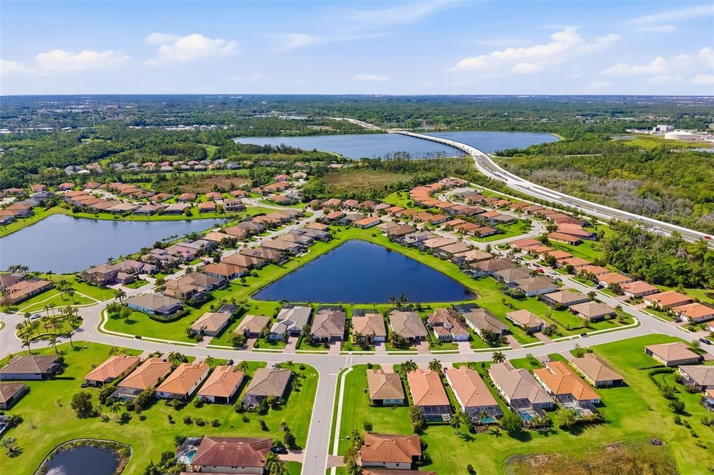 Image 69 of property listing at 10107 CARNOUSTIE PLACE, Bradenton, FL 34211