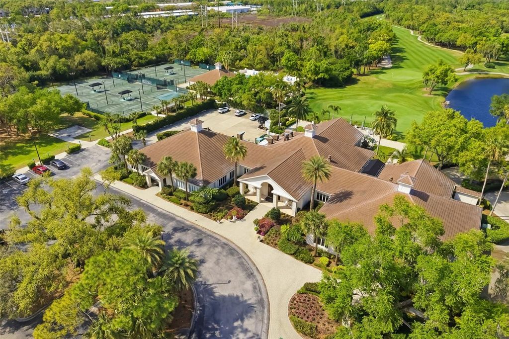 Image 74 of property listing at 10107 CARNOUSTIE PLACE, Bradenton, FL 34211