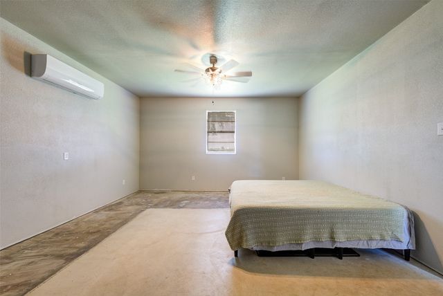 716 County Road 4757, Boyd, TX 76023