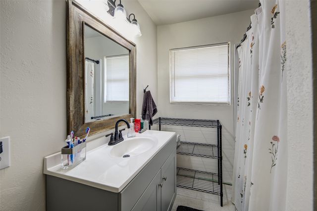716 County Road 4757, Boyd, TX 76023