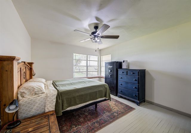716 County Road 4757, Boyd, TX 76023