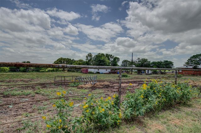 716 County Road 4757, Boyd, TX 76023