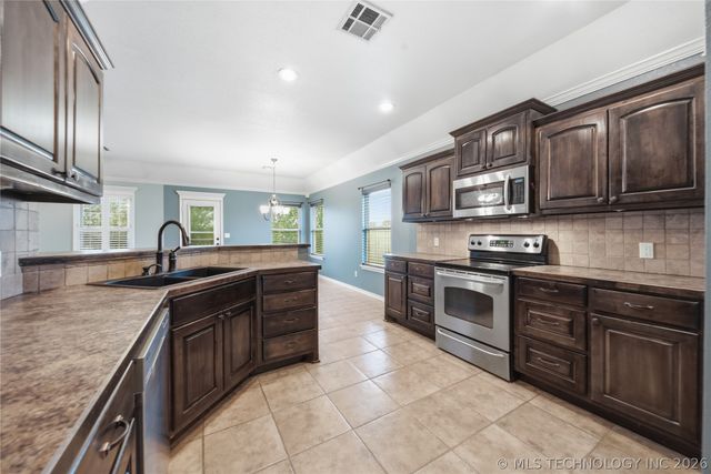 14178 N 108th East Avenue, Collinsville, OK 74021
