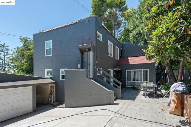 2823 11Th Ave B, Oakland, CA 94610