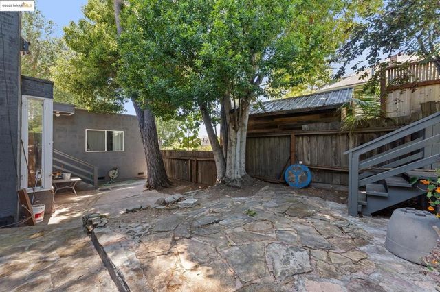 2823 11Th Ave B, Oakland, CA 94610