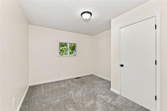 2103 NE 79th Terrace, Kansas City, MO 64118