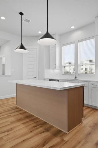 2706 Grand Fountains Drive H, Houston, TX 77054