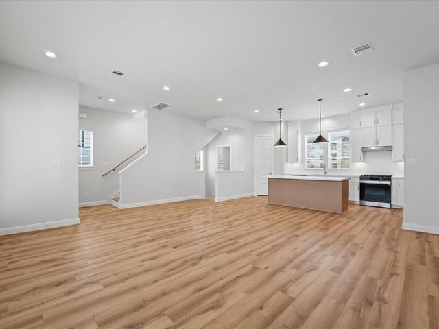 2706 Grand Fountains Drive H, Houston, TX 77054