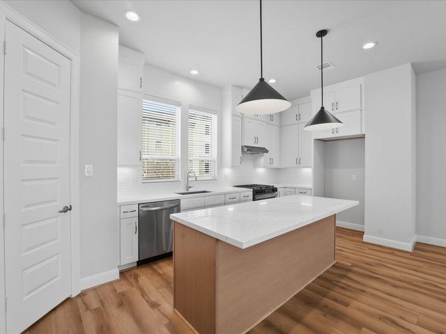 2706 Grand Fountains Drive H, Houston, TX 77054