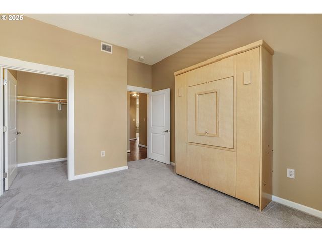 11525 Se BATELEUR Way C6, Happy Valley, OR 97086