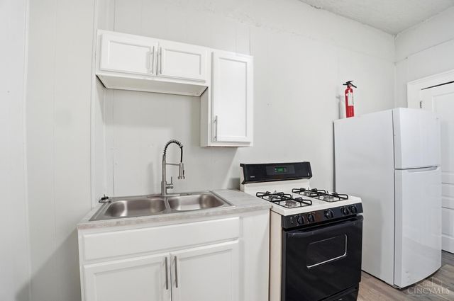 506 Maple Street, Elmwood Place, OH 45216