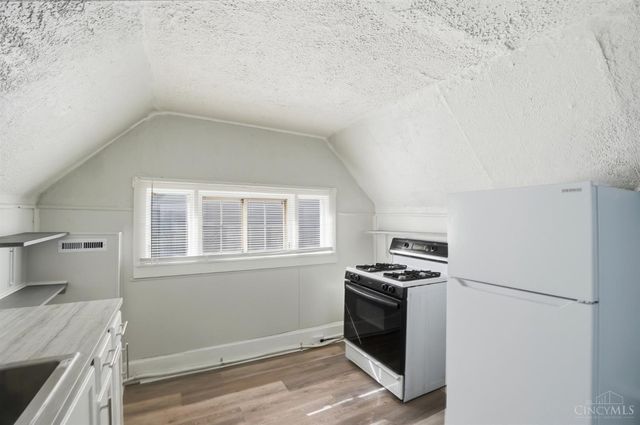 506 Maple Street, Elmwood Place, OH 45216