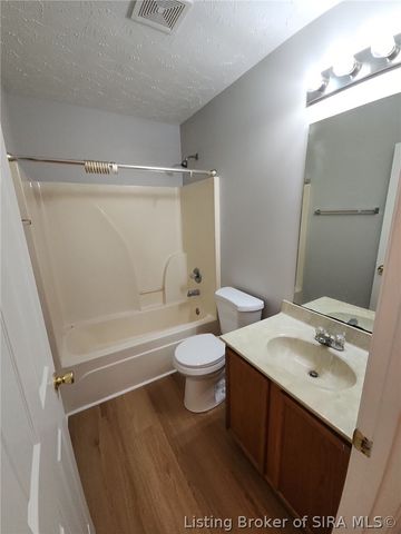 405 Parker Place, Jeffersonville, IN 47130