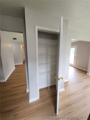 405 Parker Place, Jeffersonville, IN 47130