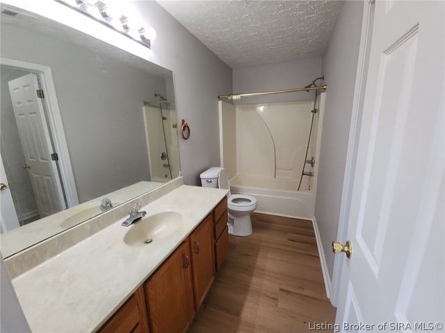 405 Parker Place, Jeffersonville, IN 47130