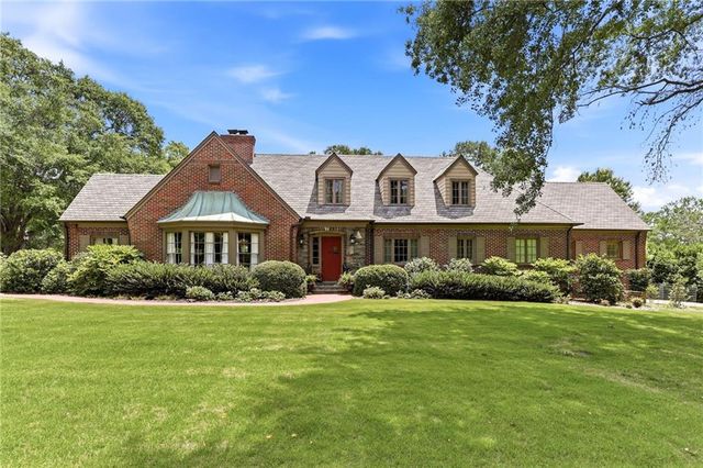 511 Dixon Drive, Gainesville, GA 30501