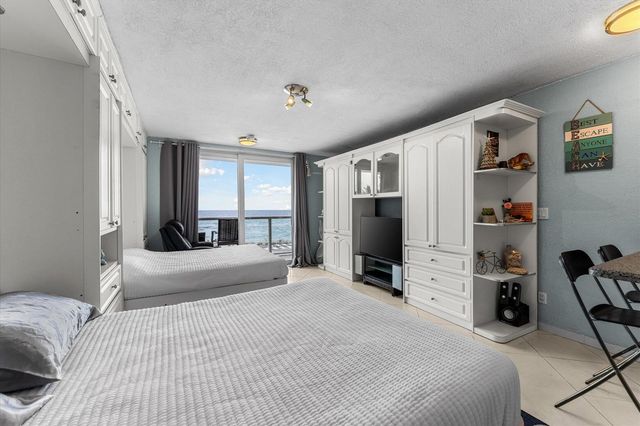 19201 Collins Avenue 114, Sunny Isles Beach, FL 33160
