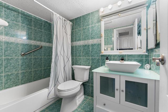 19201 Collins Avenue 114, Sunny Isles Beach, FL 33160