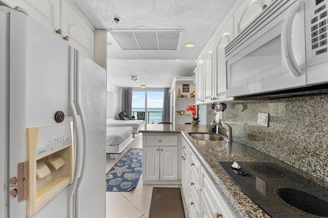 19201 Collins Avenue 114, Sunny Isles Beach, FL 33160