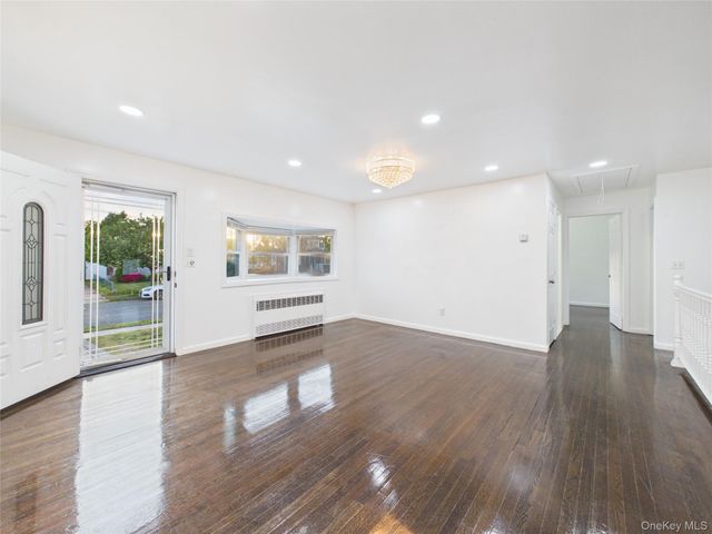 9 Ferndale Drive, Hicksville, NY 11801