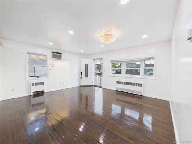 9 Ferndale Drive, Hicksville, NY 11801