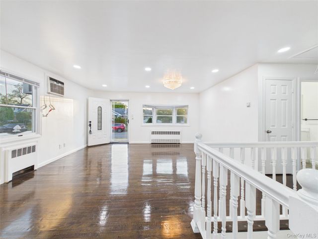 9 Ferndale Drive, Hicksville, NY 11801