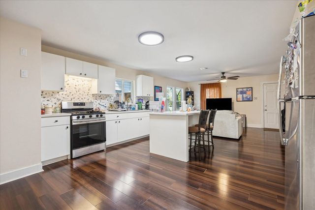 907 E 53rd ST, Austin, TX 78751