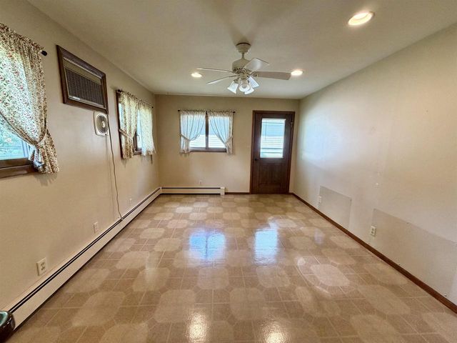 535 PARK AVENUE, Waupaca, WI 54981