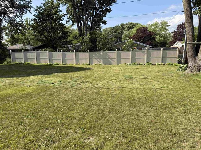 535 PARK AVENUE, Waupaca, WI 54981