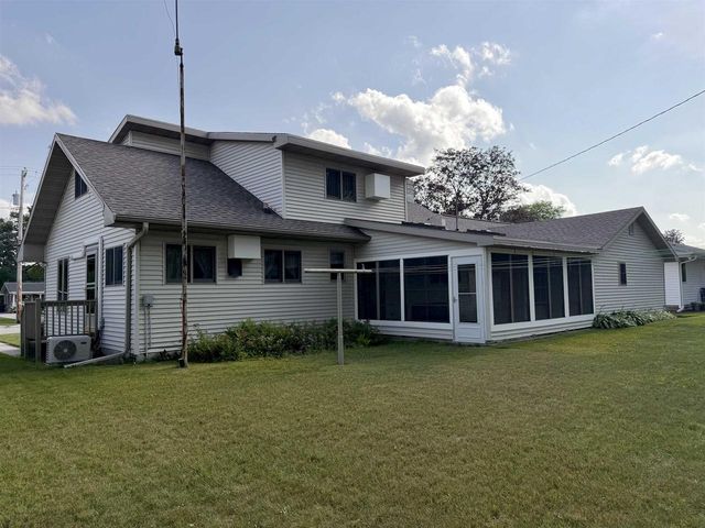 535 PARK AVENUE, Waupaca, WI 54981